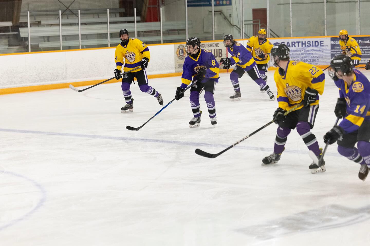 March 11 2026

There’s fun… and then there’s this kind of fun.

40th anniversary jerseys were on, energy was way up — if you’re getting Savannah Bananas vibes, you’re not alone.

Hockey’s got its own version of a show… and it looks pretty good in purple.

📸 Credit to Keith Todd 

#penetangkings #pjhl #hometownhockey #gamedaypurple